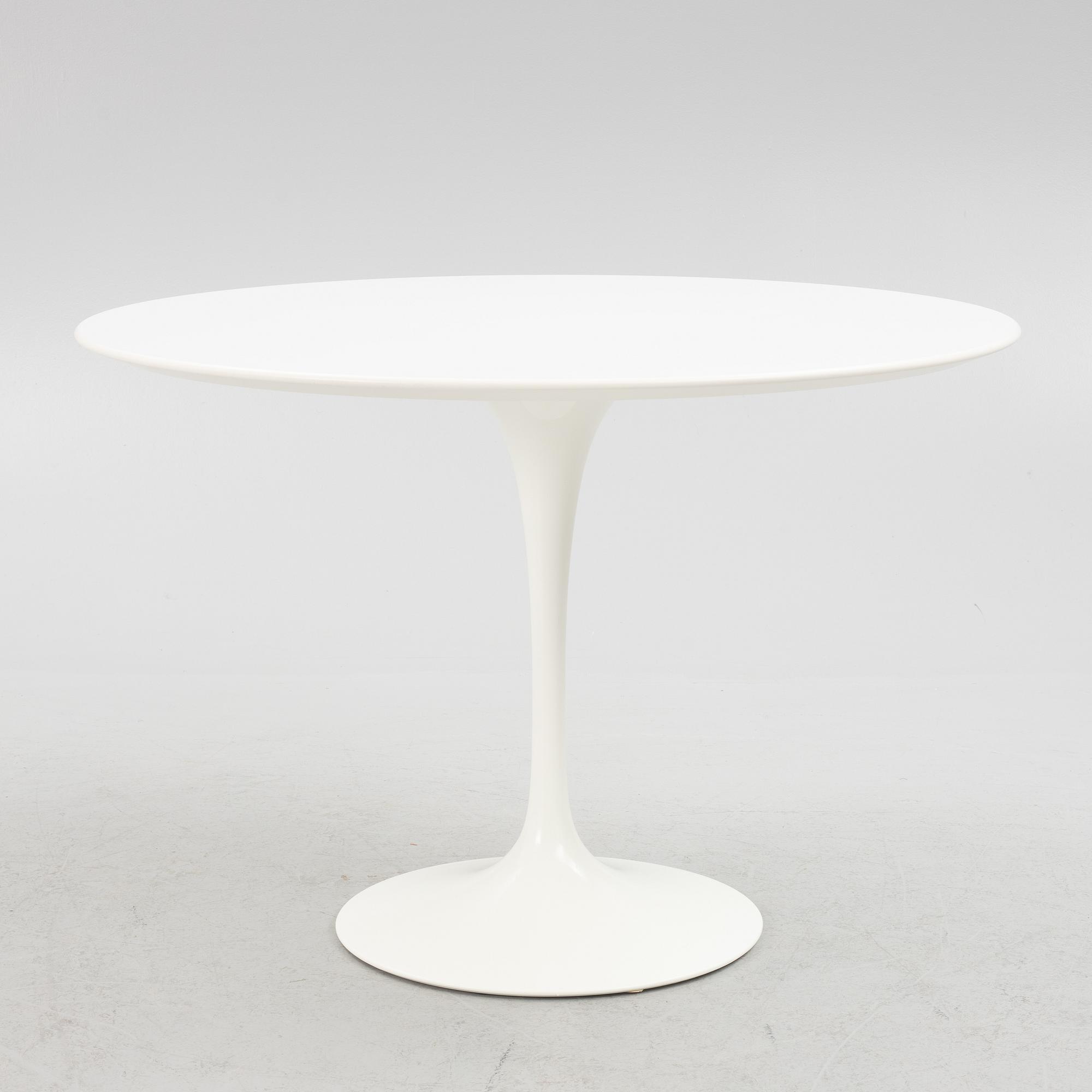 Eero Saarinen, a 'Tulip' dining table, Knoll International.