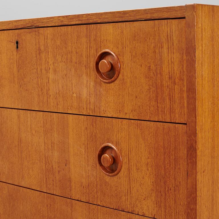 A 1960's chest of drawers.