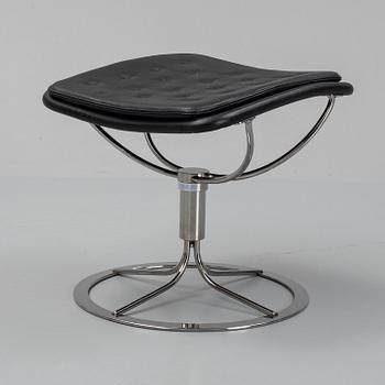 Bruno Mathsson, a 'Jetson 69' stool.