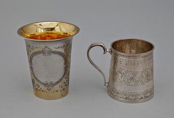 BÄGARE SAMT MUGG, silver, bla Birmingham sent 1800-tal. Totalvikt ca 220 gram.