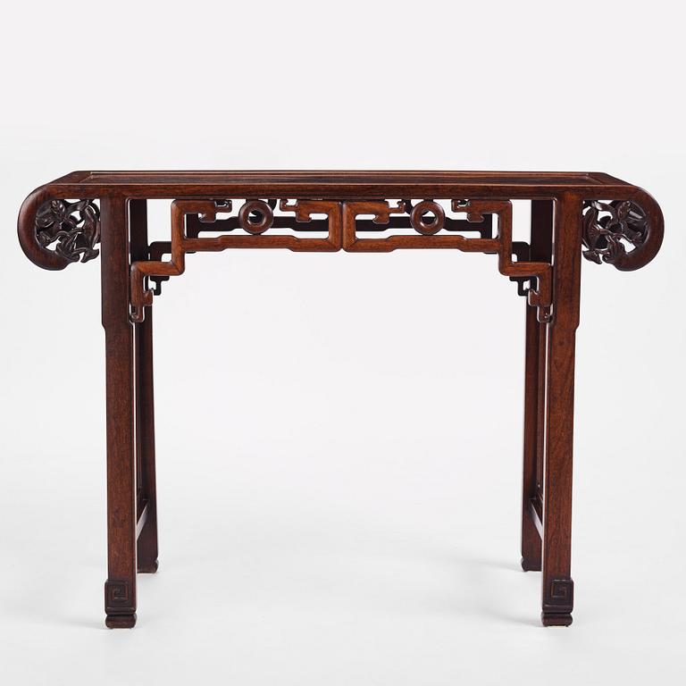 Altarbord, hardwood. Sen Qingdynasti.