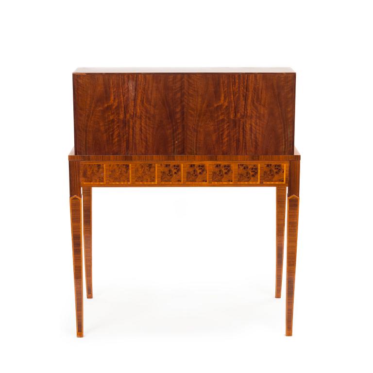 SEKRETÄR, Reiners Möbler, Mjölby, 1900-talets första hälft.