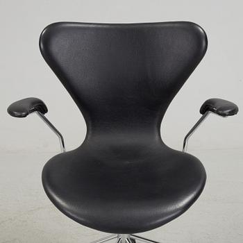 Office swivel chair from the 7 series by Arne Jacobsen for Fritz Hansen, Denmark, 2000.