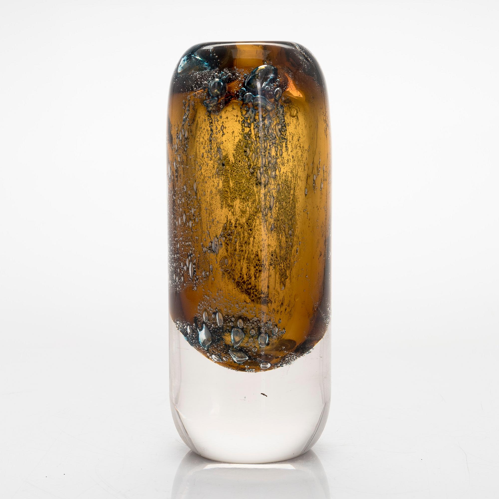 Heikki Orvola, A 'Vulcano' art glass vase, signed Heikki Orvola Nuutajärvi Notsjö. Designed 1974.