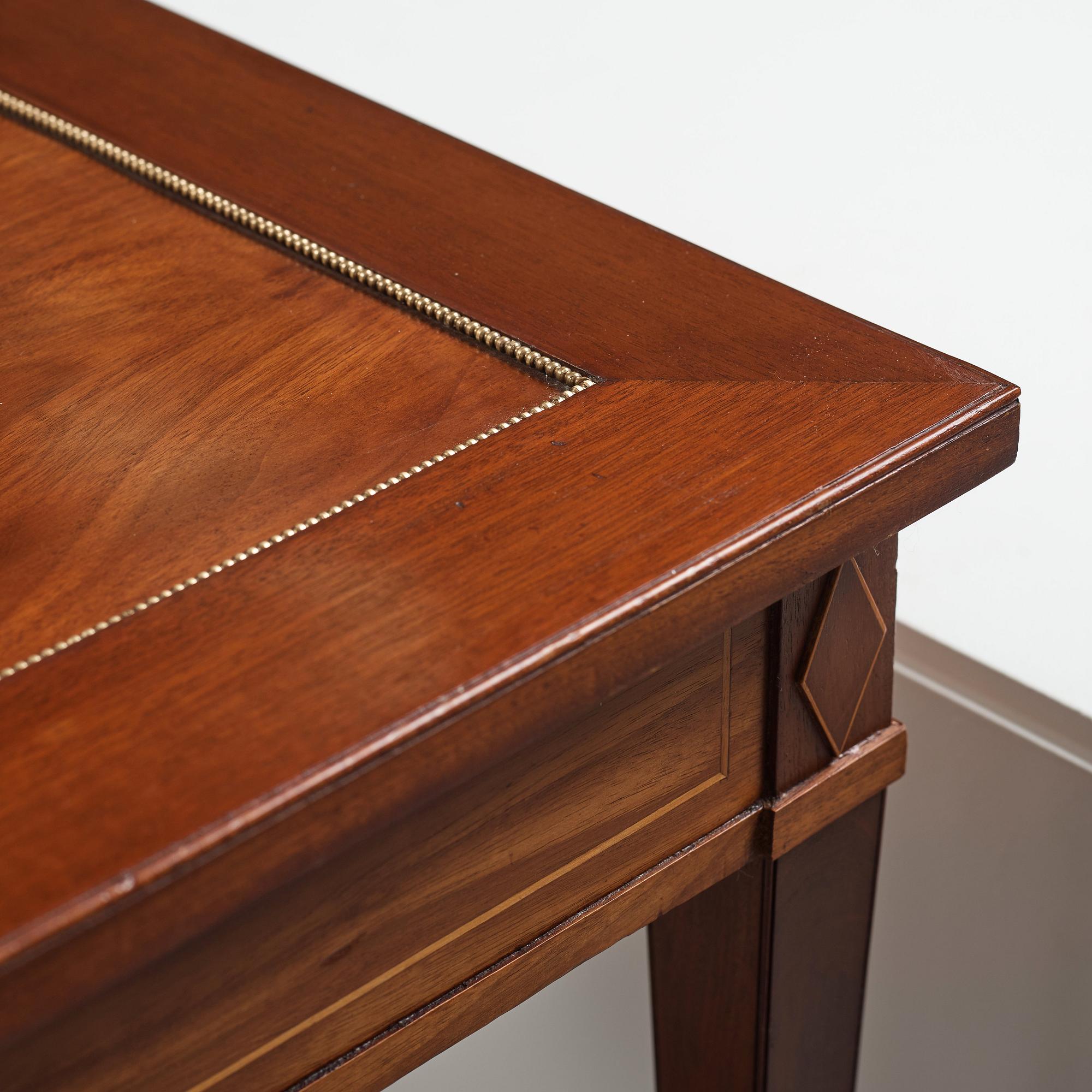 A late Gustavian early 19th century table attributed to Lars Qvarnberg (master in Stockholm 1801-13).