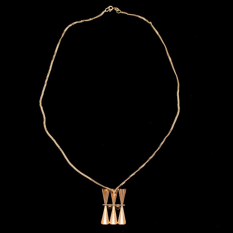 HALSSMYCKE, guld 14K, rökkvarts, Elis Kauppi, Kupittaan Kulta, Åbo 1965. Vikt ca 7,3 g.