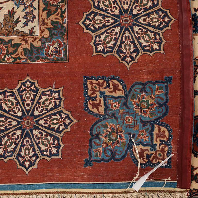 MATTA, semiantik Isfahan, ca 227 x 152,5 cm (samt kortsidorna med ca 1½ respektive ½ cm slätväv).