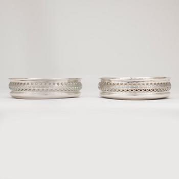 COASTERS, 2 st, silver, London, England, omkring år 1900.
