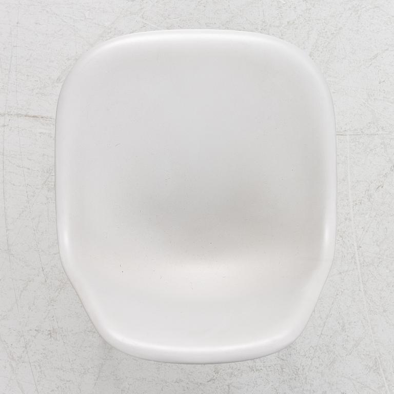 A collection of Vitra, 7 pieces.