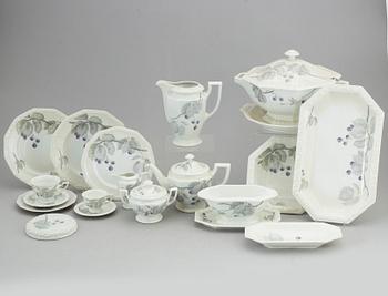 MAT- samt KAFFE/TESERVIS, 114 delar, porslin. Rosenthal, "Maria Björnbär", 1900-talets andra hälft.