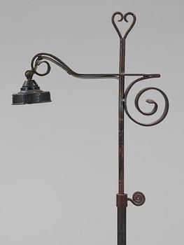 GOLVLAMPA, smide, 1900-tal.