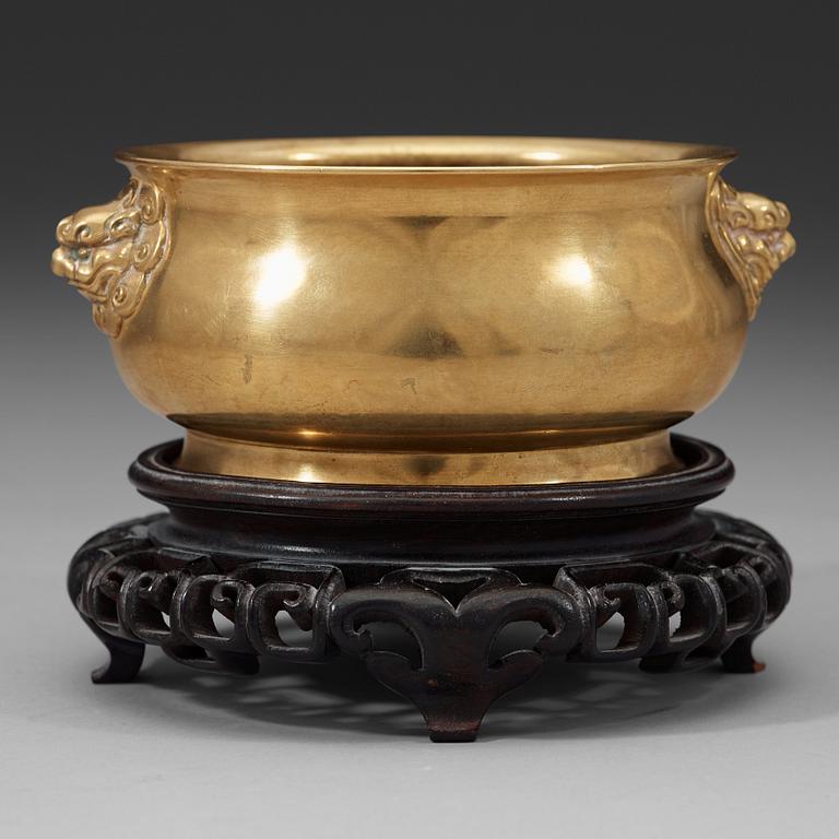 A bronze incense burner, Late Ming-early Qing, 16th/17th century.