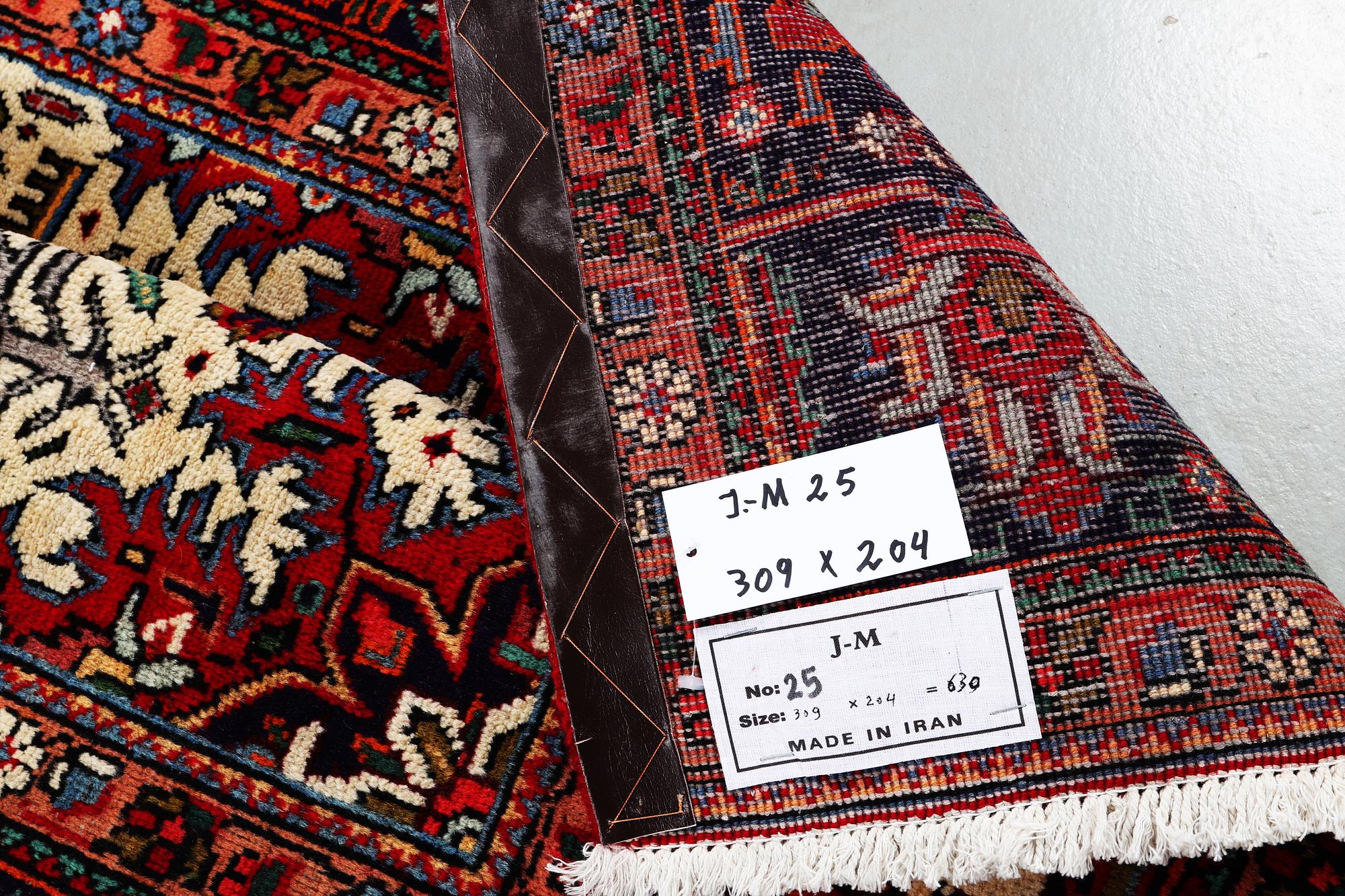 Matta, Täbriz, ca 309 x 204 cm.