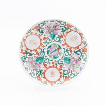 A set of 18 Chinese porcelain plates 19th/20th century.