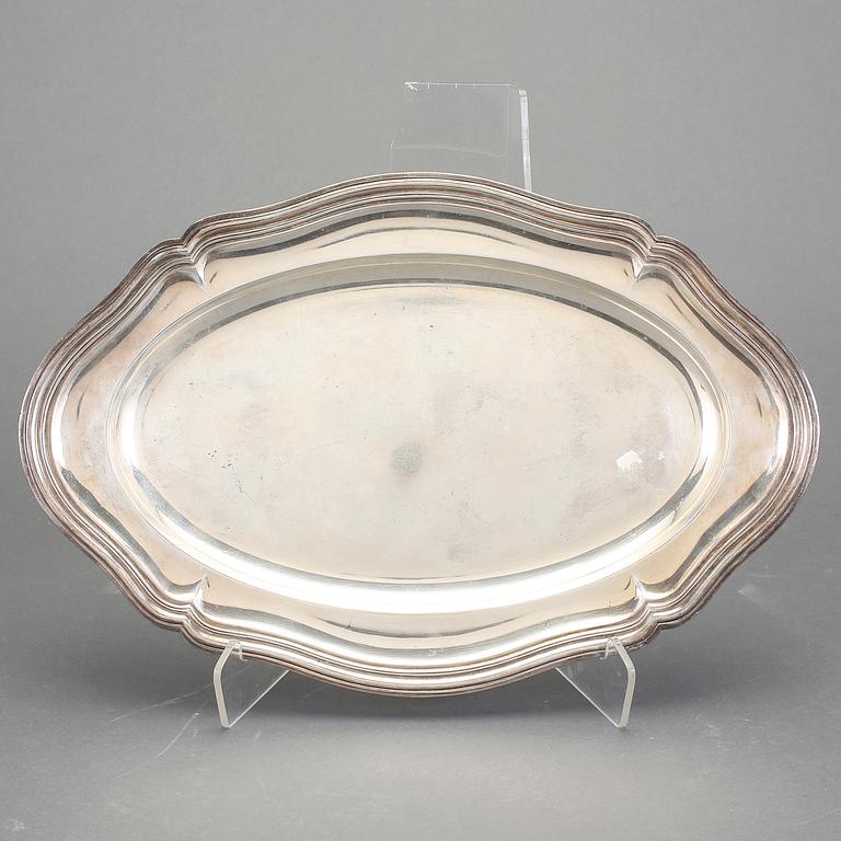 BRICKA, silver, rokokostil, 1900-tal. Ca 640 gram.