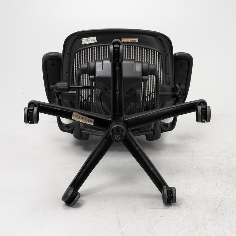 Don Chadwick och Bill Stumpf, skrivbordsstol, "Aeron", Herman Miller.