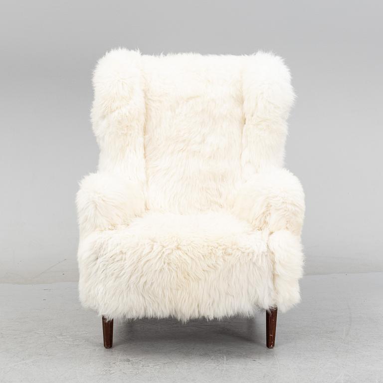 A mid 20th Century armchair.