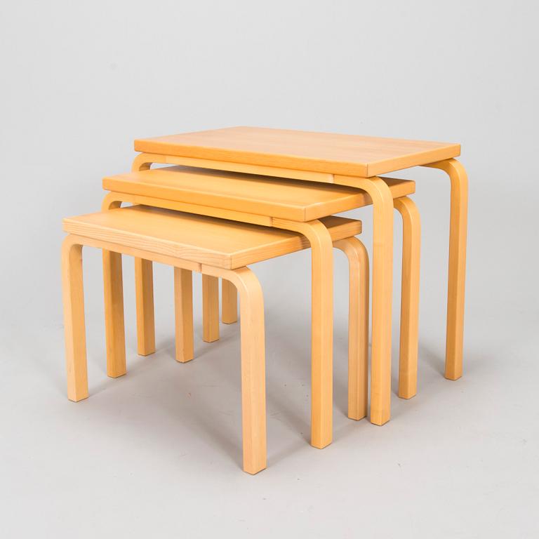 Alvar Aalto, a 3-piece nesting table model 88, Artek, 1970.