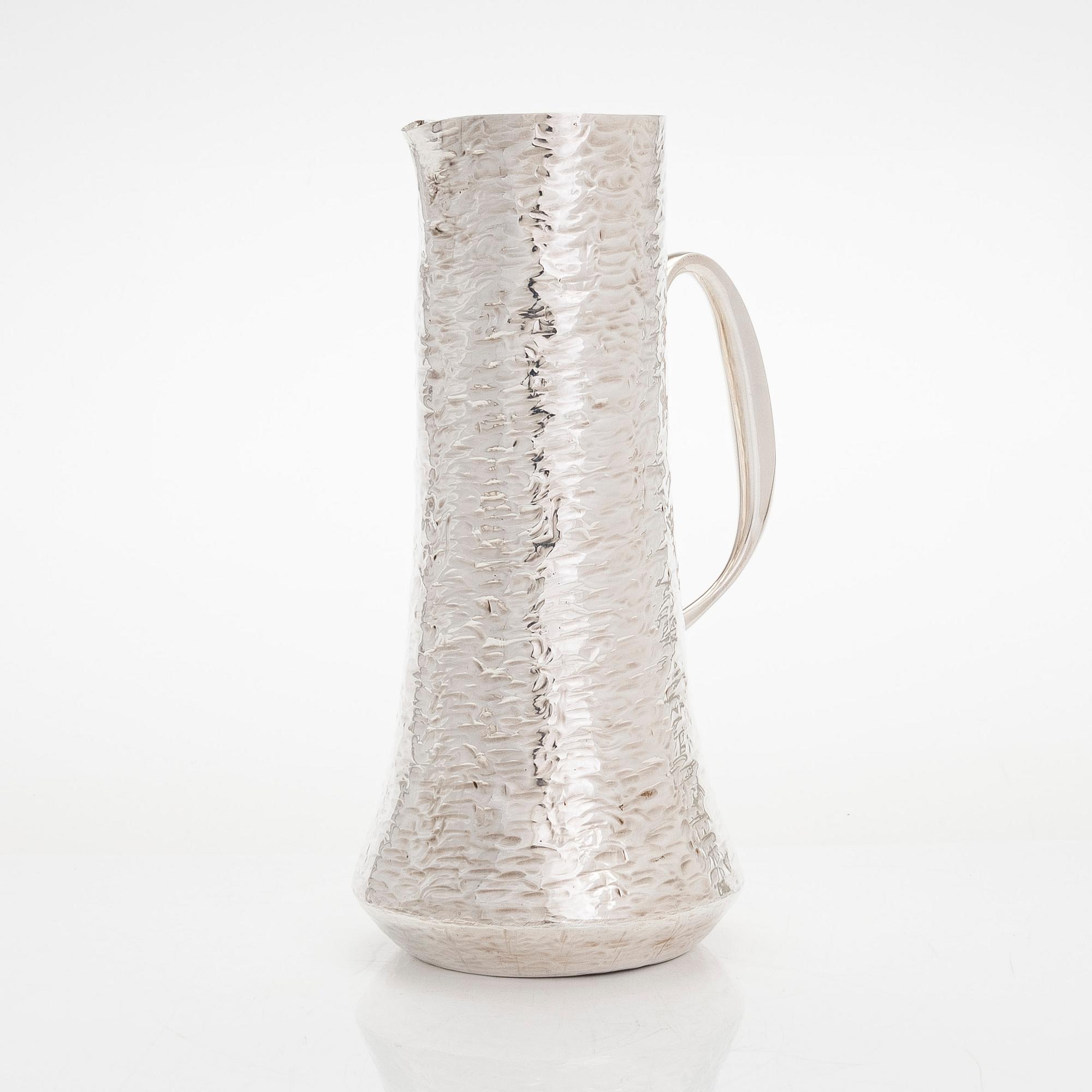 Tapio Wirkkala, tillbringare och bägare, 6 st, sterlingsilver, Kultakeskus, Tavastehus 1973-1974.