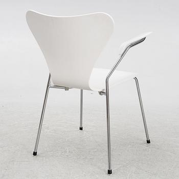 Arne Jacobsen, karmstol, "Sjuan", Fritz Hansen, Danmark, 2002.