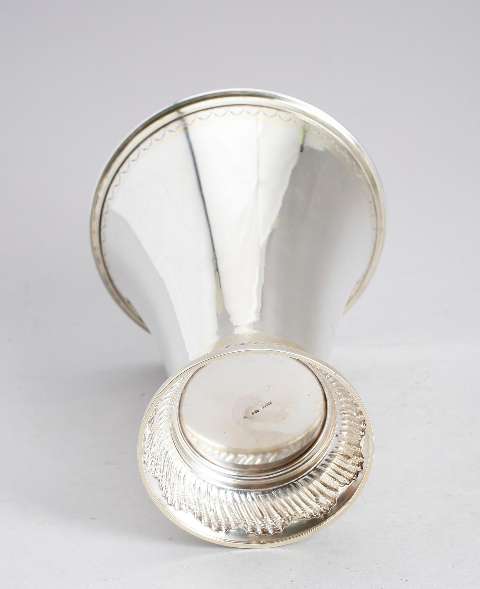 BÄGARE, silver, MGAB, 1944. Vikt ca 326 gram.