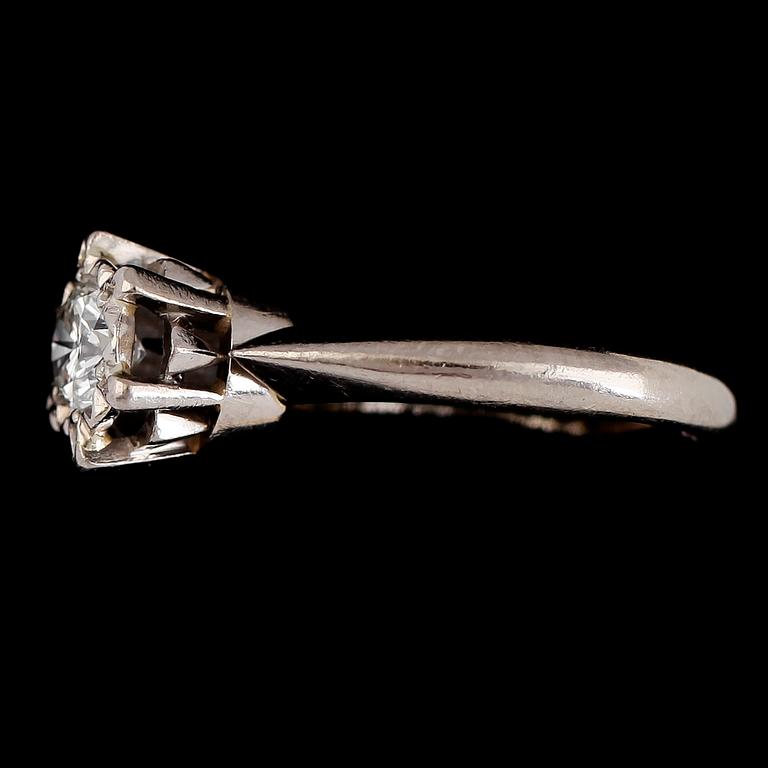 RING, 18K vitguld, briljantslipad diamant ca 0.52 ct. Vikt ca 5 g.