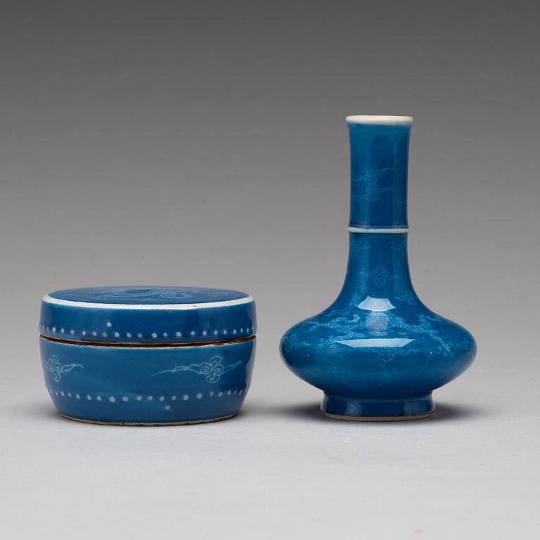 ASK med LOCK samt VAS, porslin. Qing dynastin, 1600-tal.