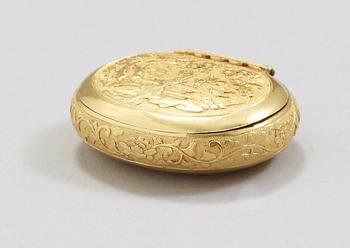 An Asian 20th century gold snuff-box.