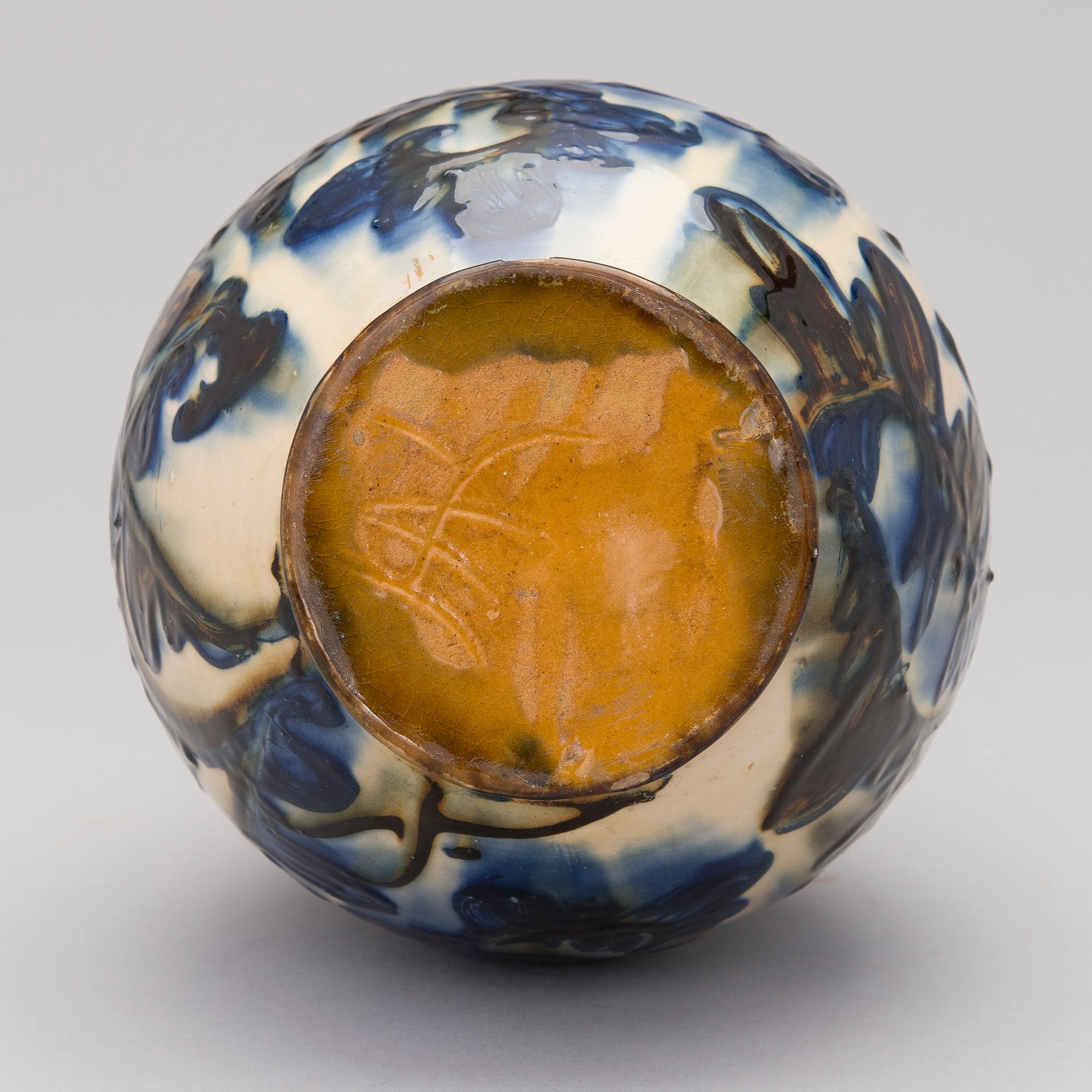 HERMAN KÄHLER, VAS, keramik, signerad "HAK", Danmark.