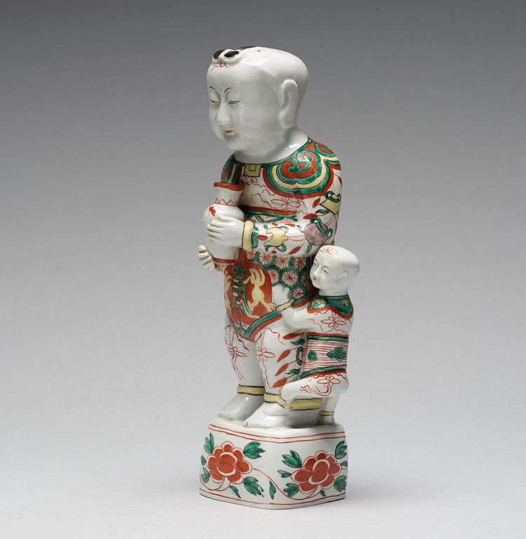 A famille verte figure, Qing dynasty, Kangxi (1662-1722).