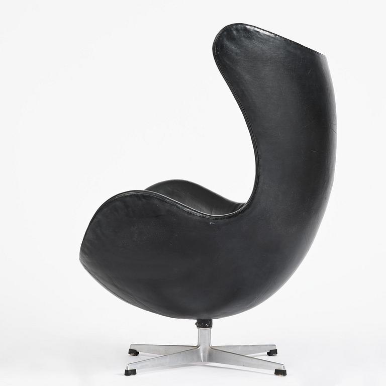 Arne Jacobsen, an "Egg" armchair, Fritz Hansen, Denmark, 1964.