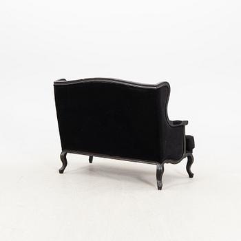 Soffa, rokokostil,  1900-talets andra hälft.
