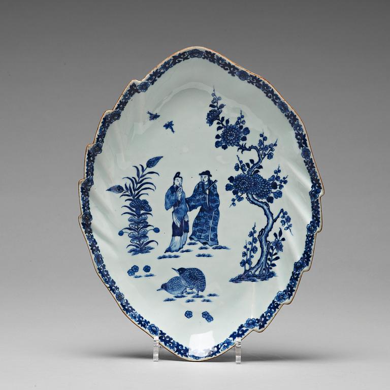 A leaf shaped serving dish, Qing dynasty, Qianlong (1736-95).