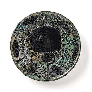 203. Birger Kaipiainen, a large decorative stoneware dish, Arabia, Finland, probably 1970s.