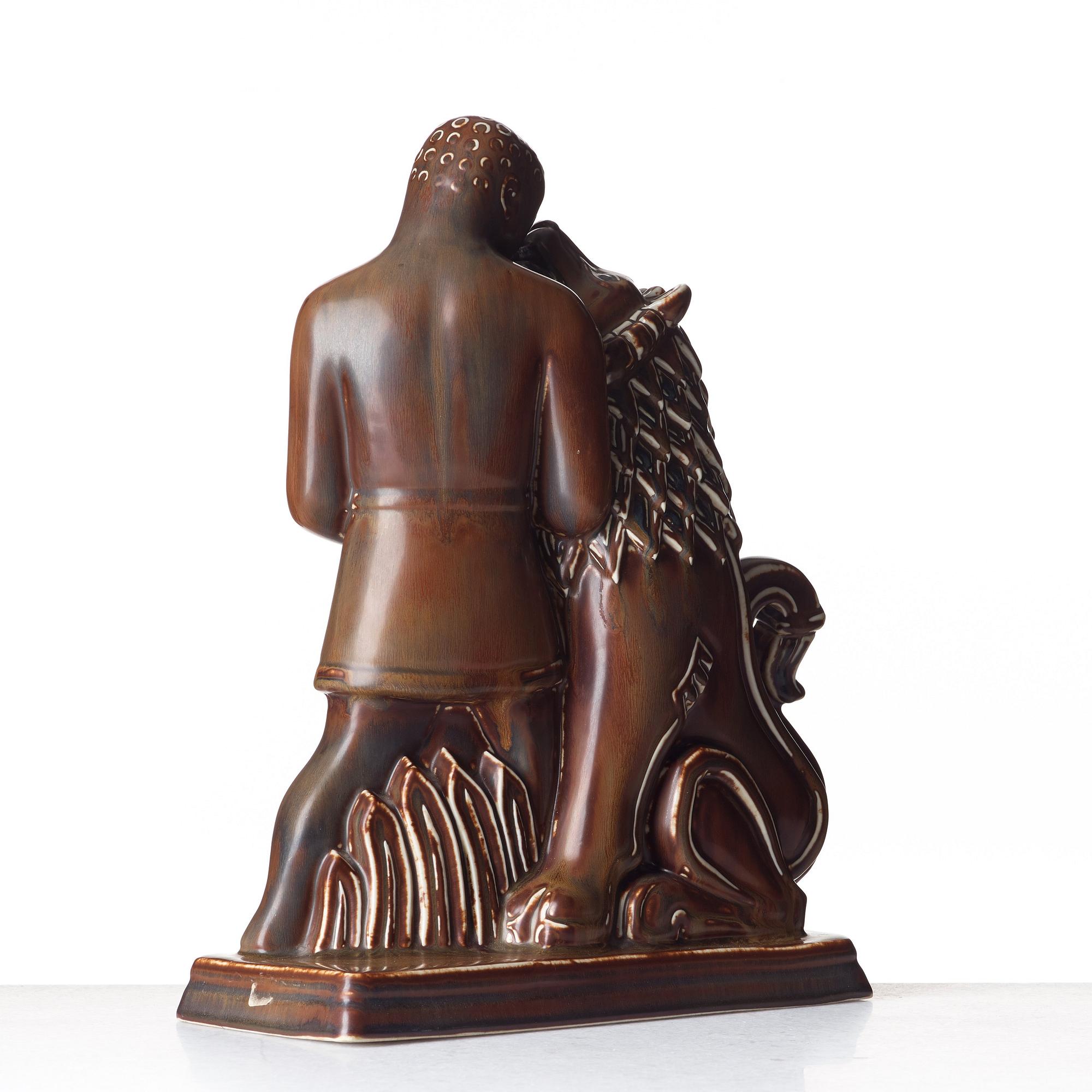 Gunnar Nylund, skulptur, "Androcles och lejonet", Rörstrand 1950-tal.