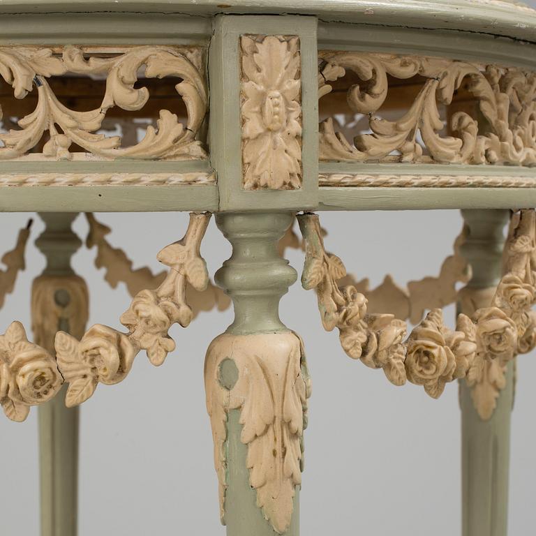 SALONGSGRUPP, 7 delar, gustaviansk stil, 1900-talets början.