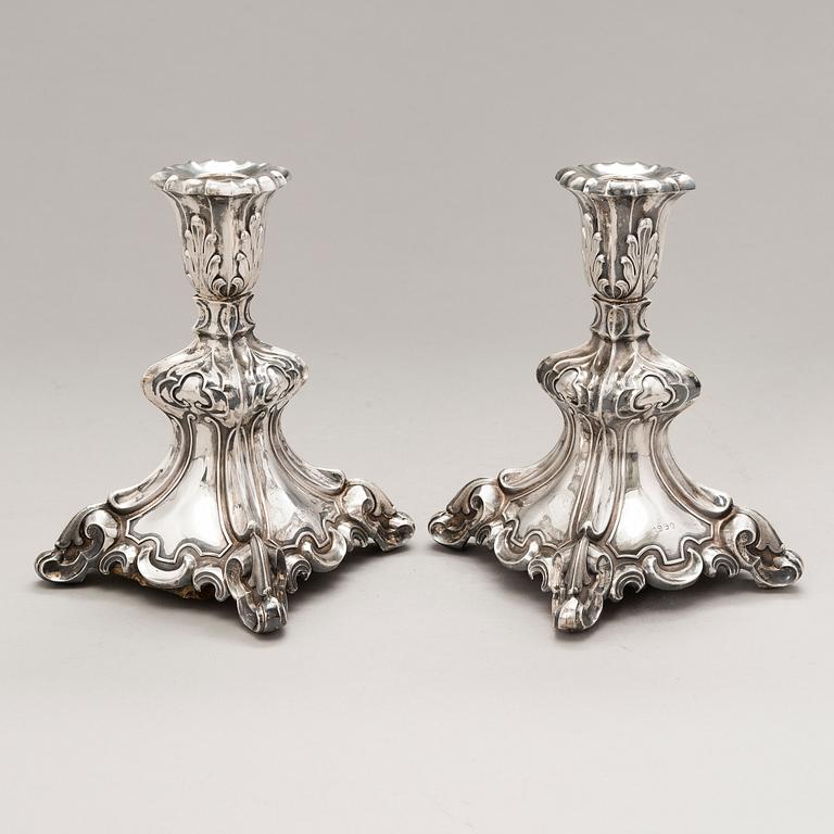 LJUSSTAKAR, ett par, silver, Auran Kultaseppä oy, Åbo 1950.