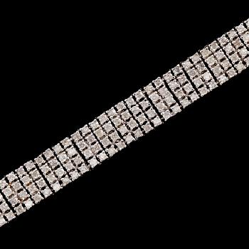 ARMBAND, 14 k guld, diamanter tot ca 3.60 ct.