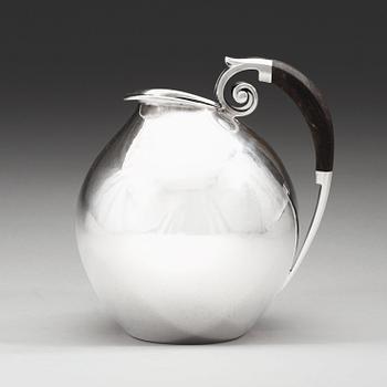 3. Johan Rohde, kanna, Georg Jensen, Köpenhamn 1933-44, design nr 653, sterling.