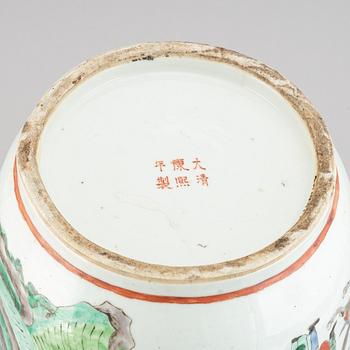 A famille verte floor vase, 20th century.