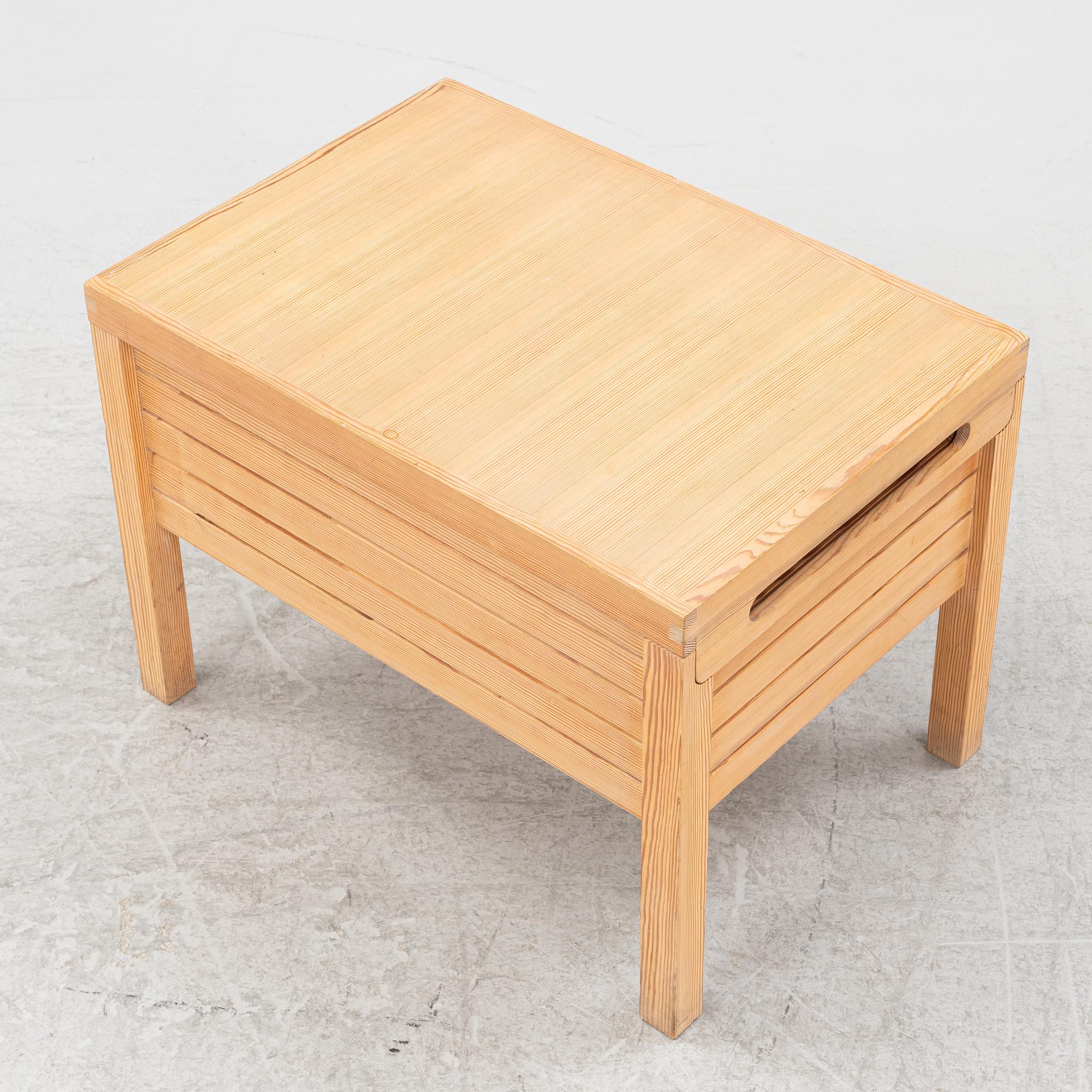 Carl Malmsten, "Gästpallen Z", pall med lock, Carl Malmsten Centrum för träteknik & design.