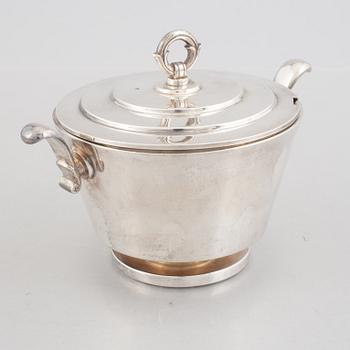 A Swedish Art Déco Silver Sugar Bowl, mark of W.A. Bolin, Stockholm 1933.