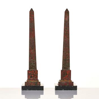 Obelisker ett par, tidigt 1900-tal.