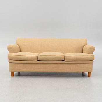 Josef Frank, a model 678 sofa, OH Sjögren for Firma Svenskt Tenn.