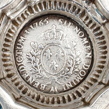 SKÅL, silver, med fantasistämplar. Ca 336 gr.