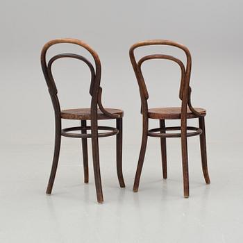 STOLAR, ett par. Thonet, omkring 1900.