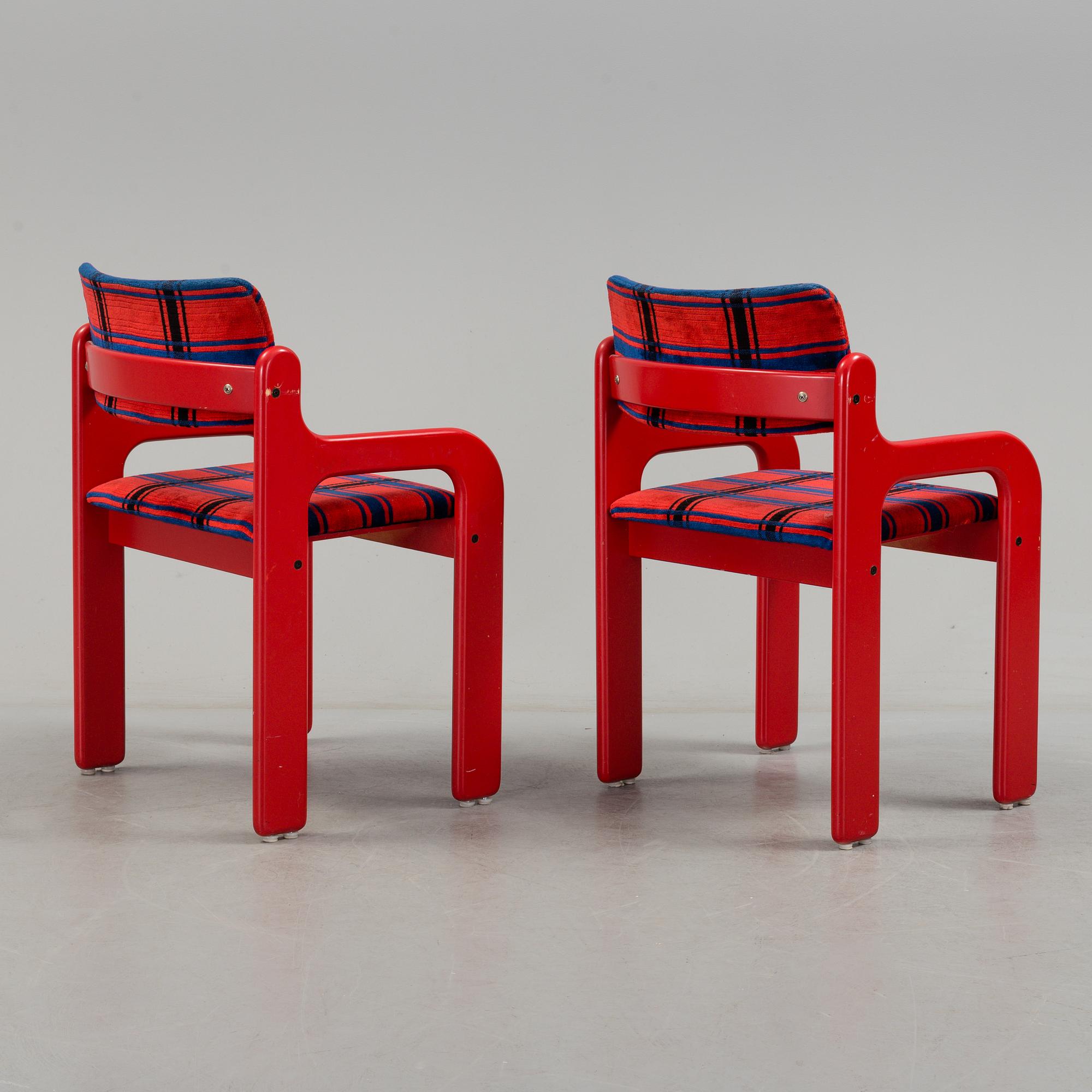 A table and six chairs 'Flamingo' by Eero Aarnio, Asko, Finland.