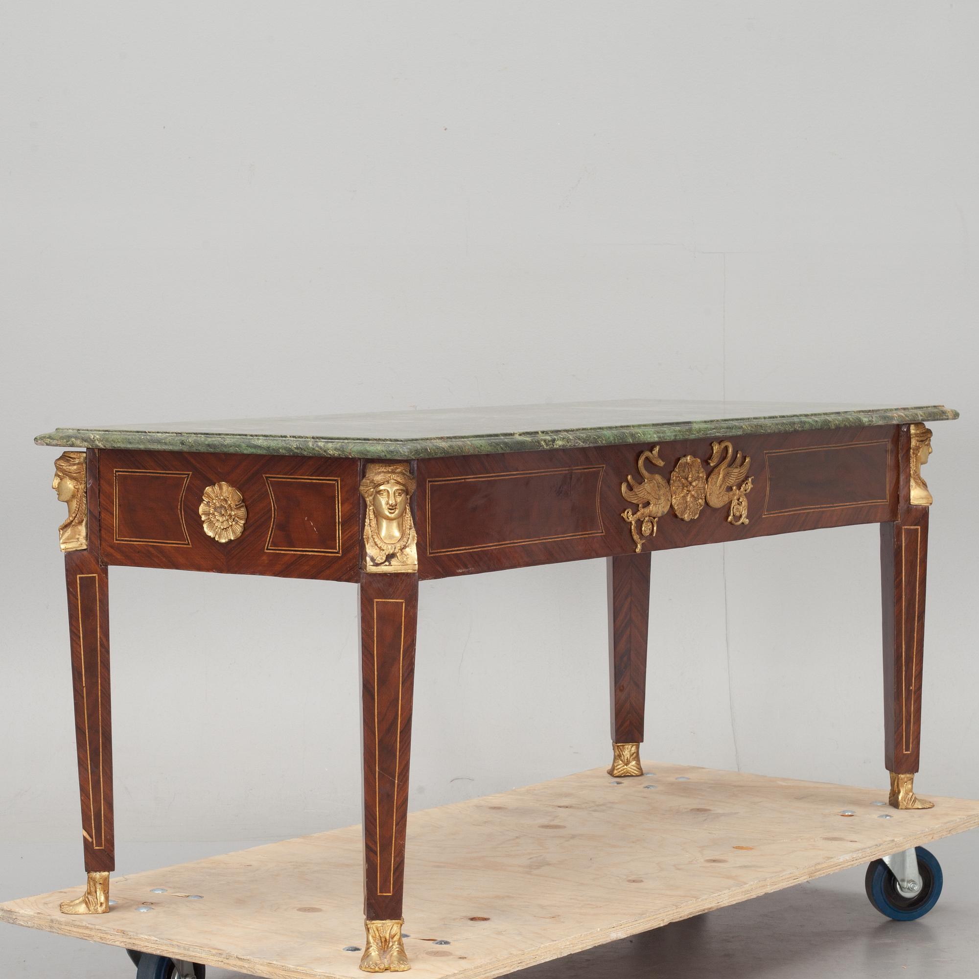 SOFFBORD, empirestil. 1900-talets andra hälft.