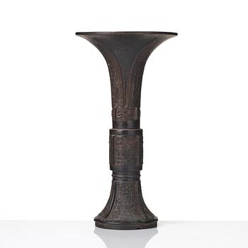 A bronze ritual wine vessel (gu), presumably late Mingdynasty (1368-1644).