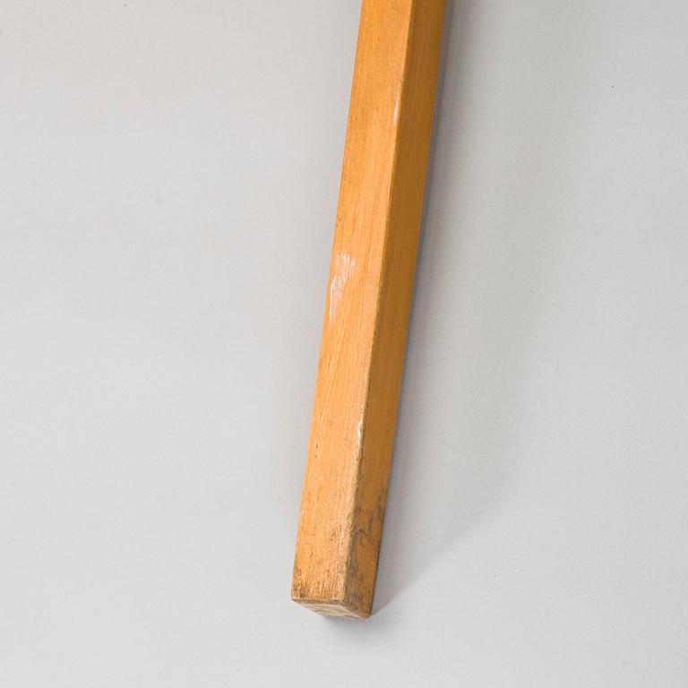 Alvar Aalto, matbord, modell 82, O.Y. Huonekalu- ja Rakennustyötehdas A.B. skiftet av 1950/1960-tal.